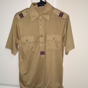 The Rogue Vintage 1970’s Military Epaulette Tan Short sleeve Retro Shirt M